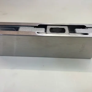 Kẹp kính dưới Häfele inox mờ 981.50.010